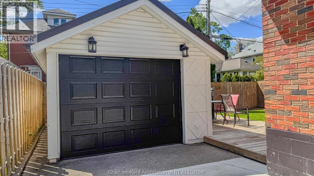 94 Stanley AVENUE - 28