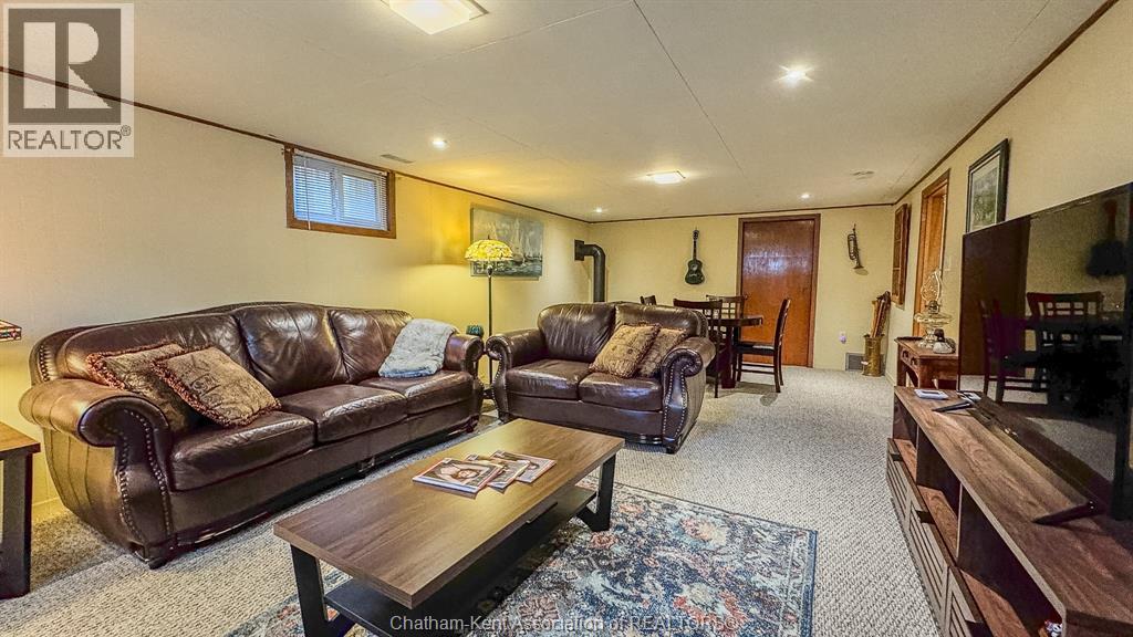 94 Stanley AVENUE - 20