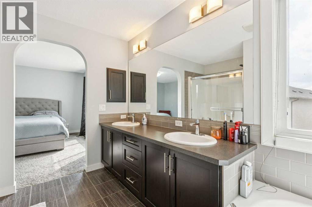 325 Evanspark Gardens NW - 16