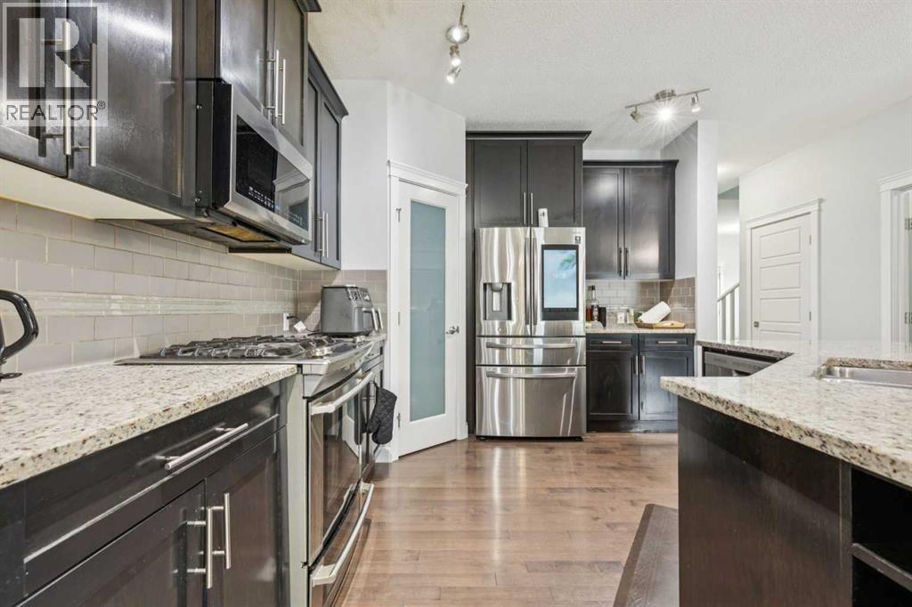 325 Evanspark Gardens NW - 4