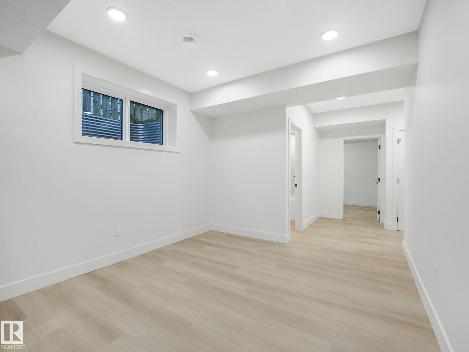 10963 129 ST NW - 54