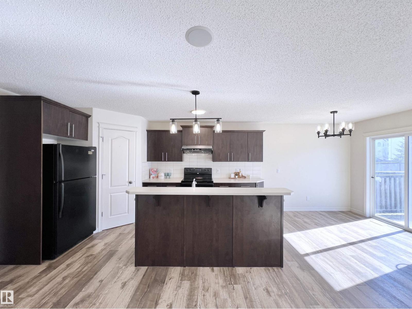 17127 7A AV SW - 7