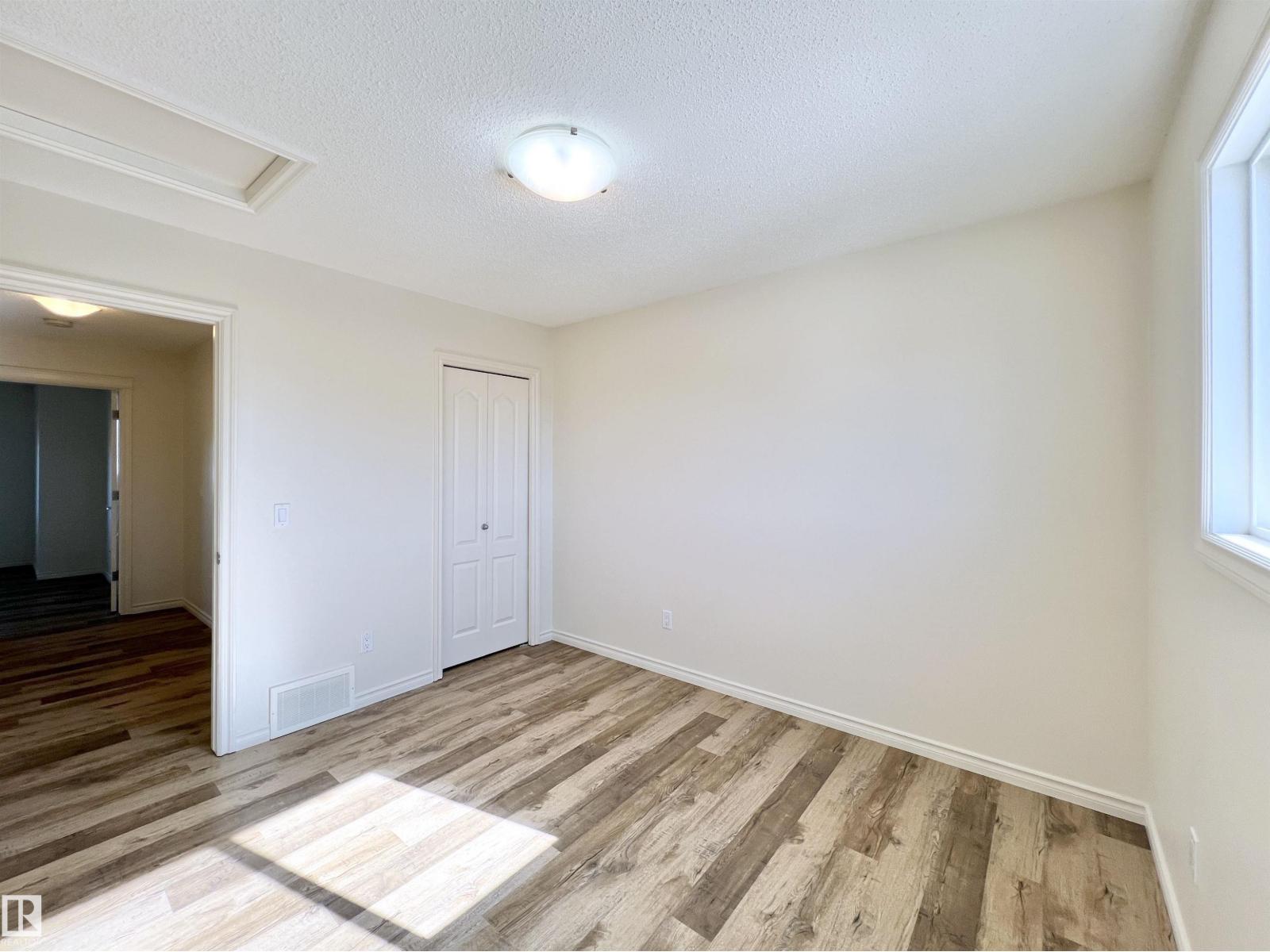 17127 7A AV SW - 28