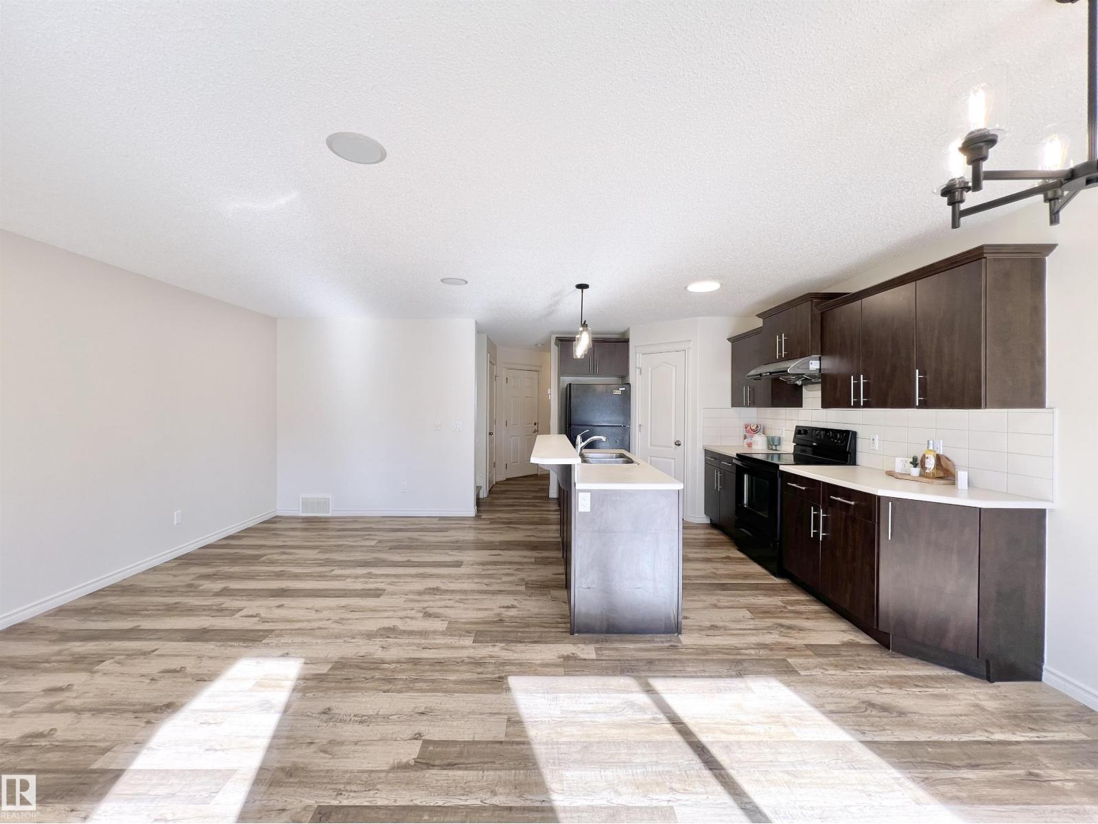 17127 7A AV SW - 11