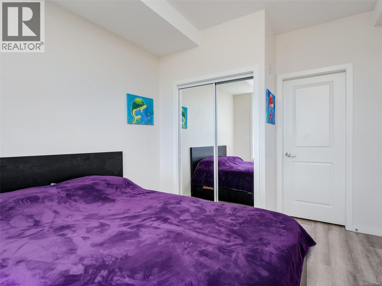 #504 815 Orono Ave - 11