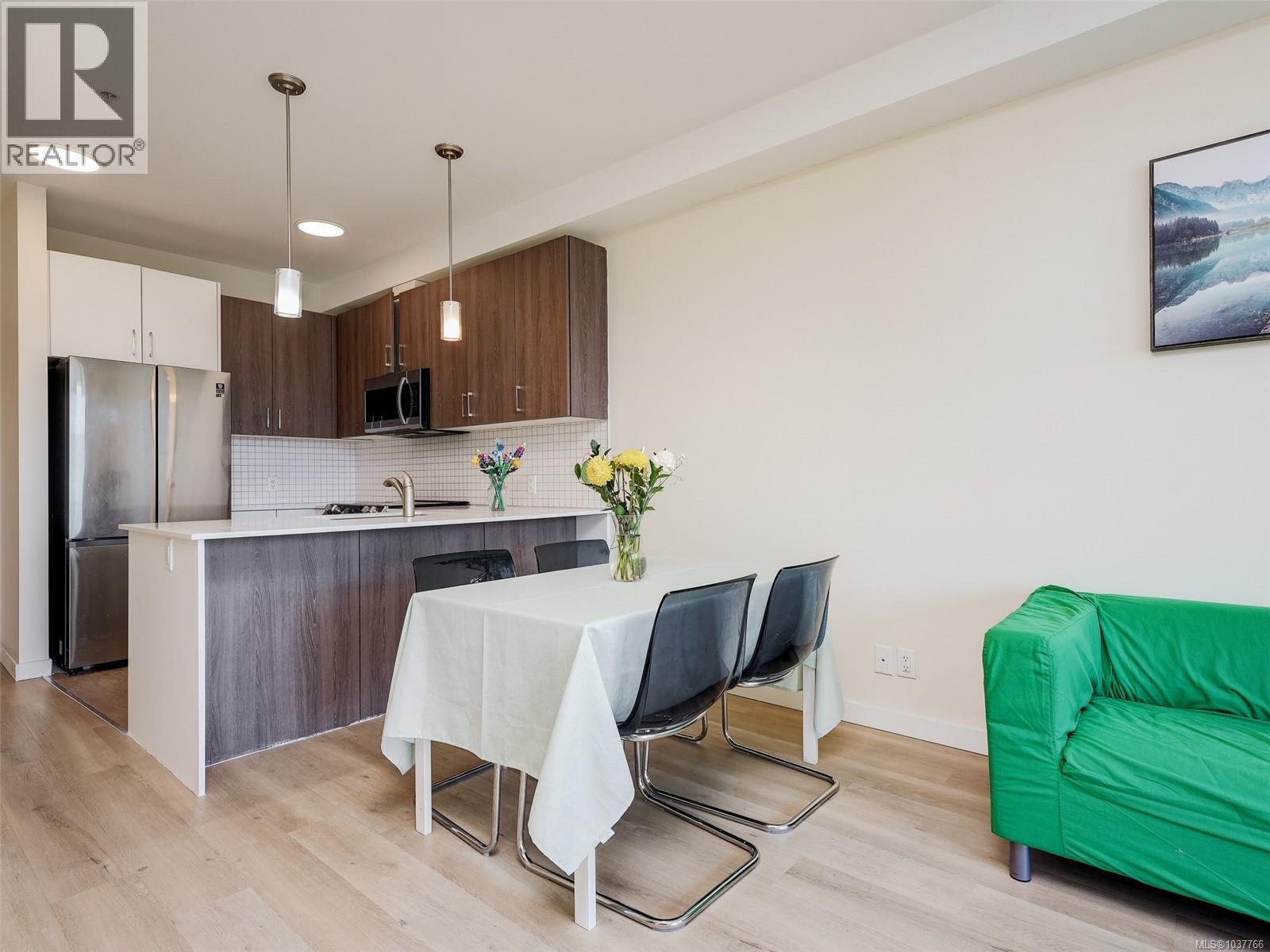 #504 815 Orono Ave - 6