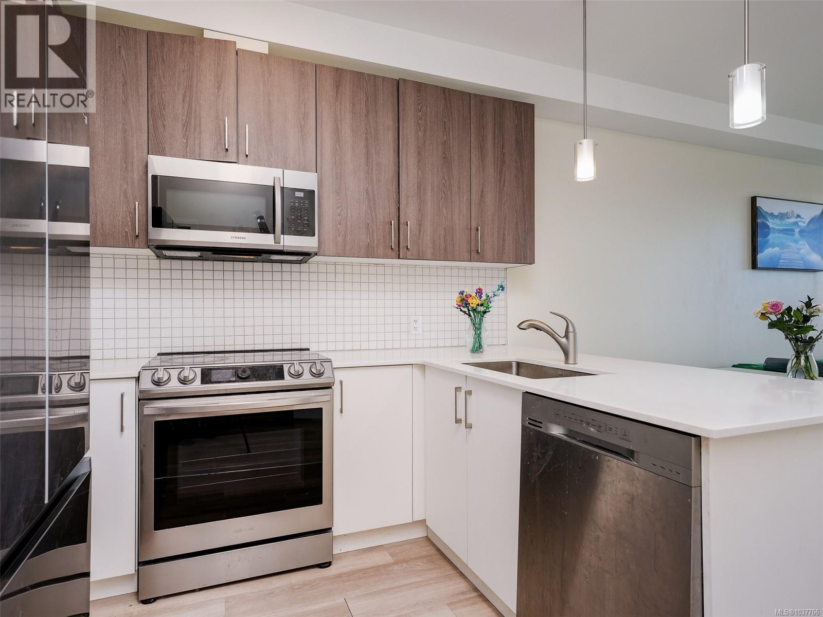 #504 815 Orono Ave - 9