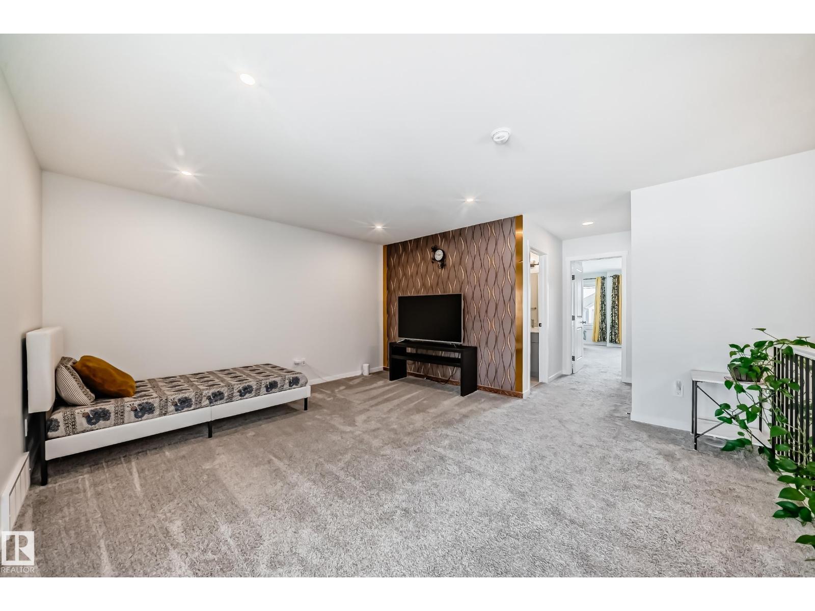 17608 49 ST NW - 29