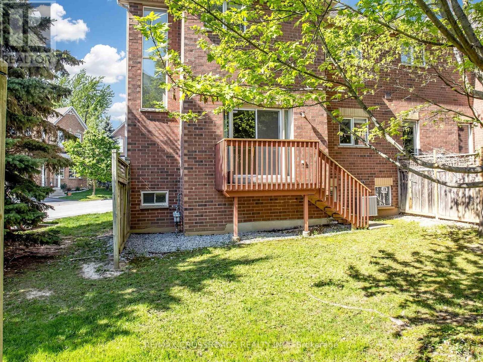 52 DREW KELLY WAY - 33