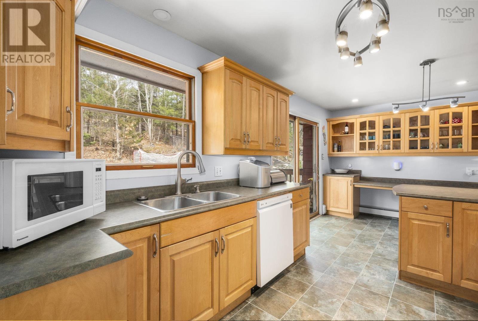 12 Campbell Drive - 15