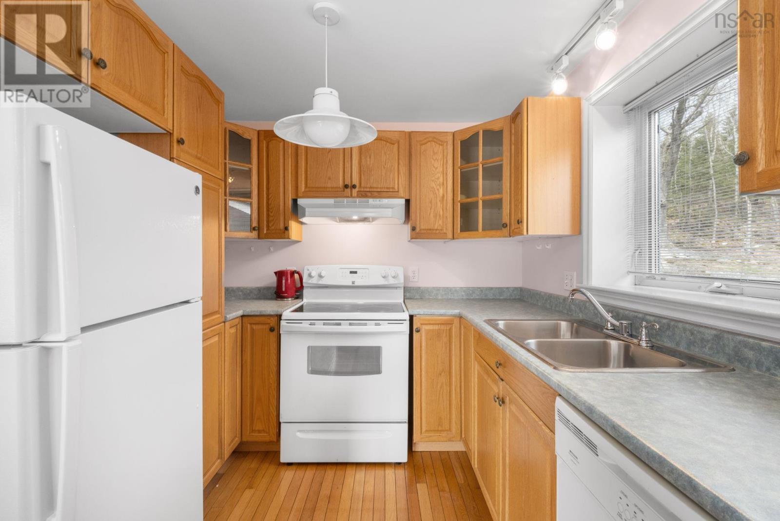 12 Campbell Drive - 40