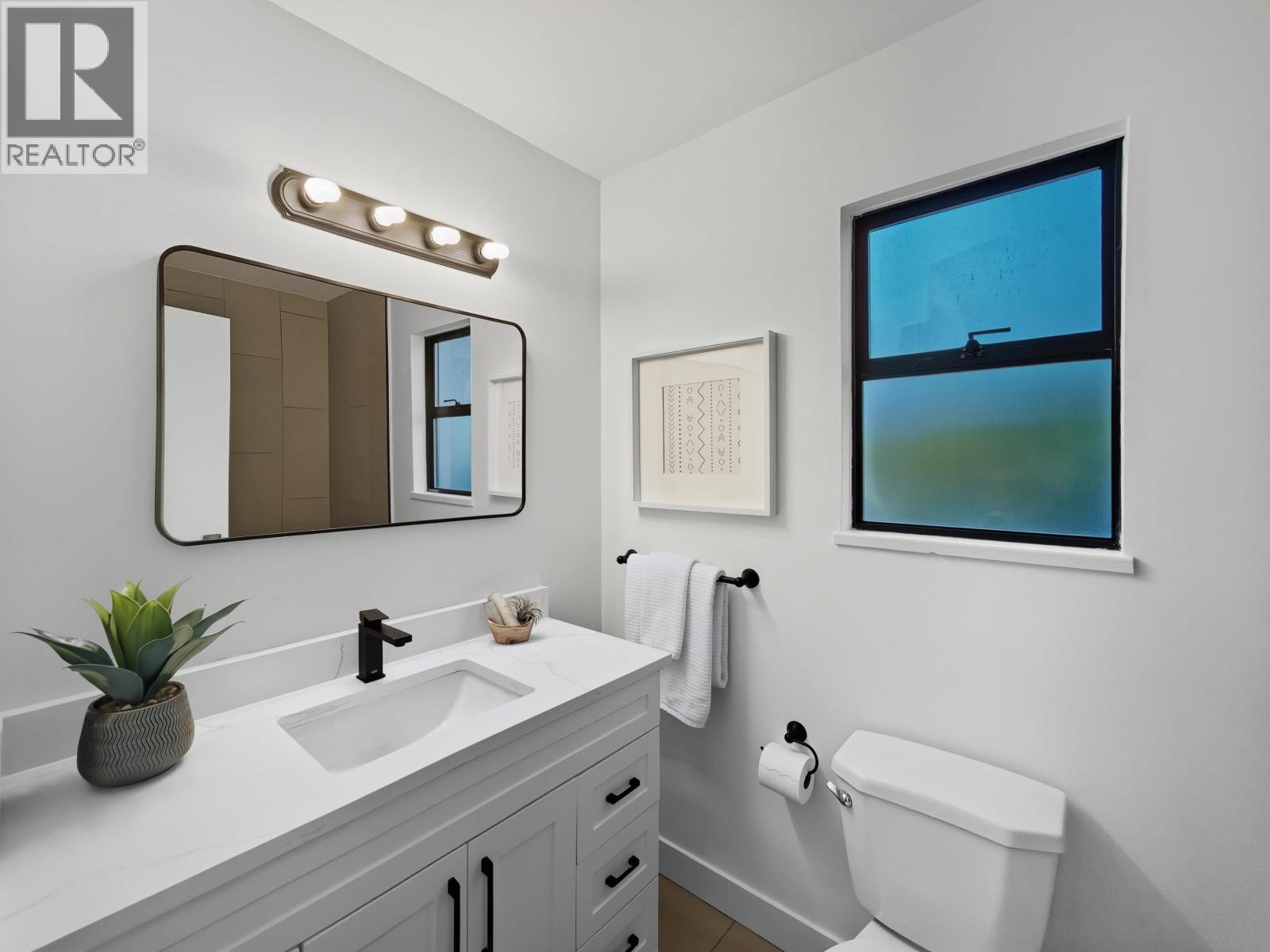 1777 CALEDONIA AVENUE, North Vancouver