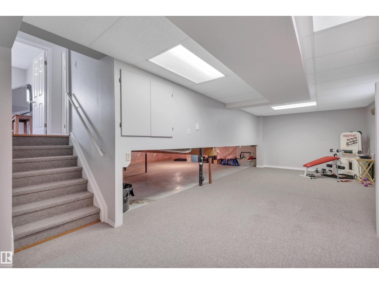 117 HOLLICK-KENYON WY NW - 44