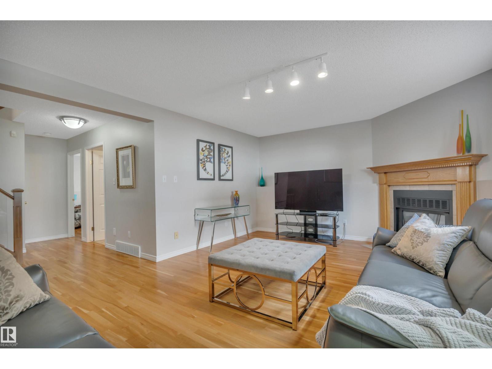 117 HOLLICK-KENYON WY NW - 37