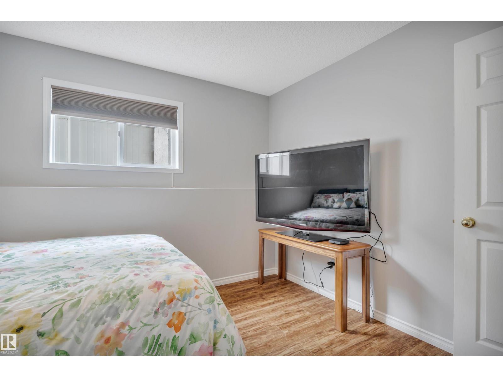 117 HOLLICK-KENYON WY NW - 39