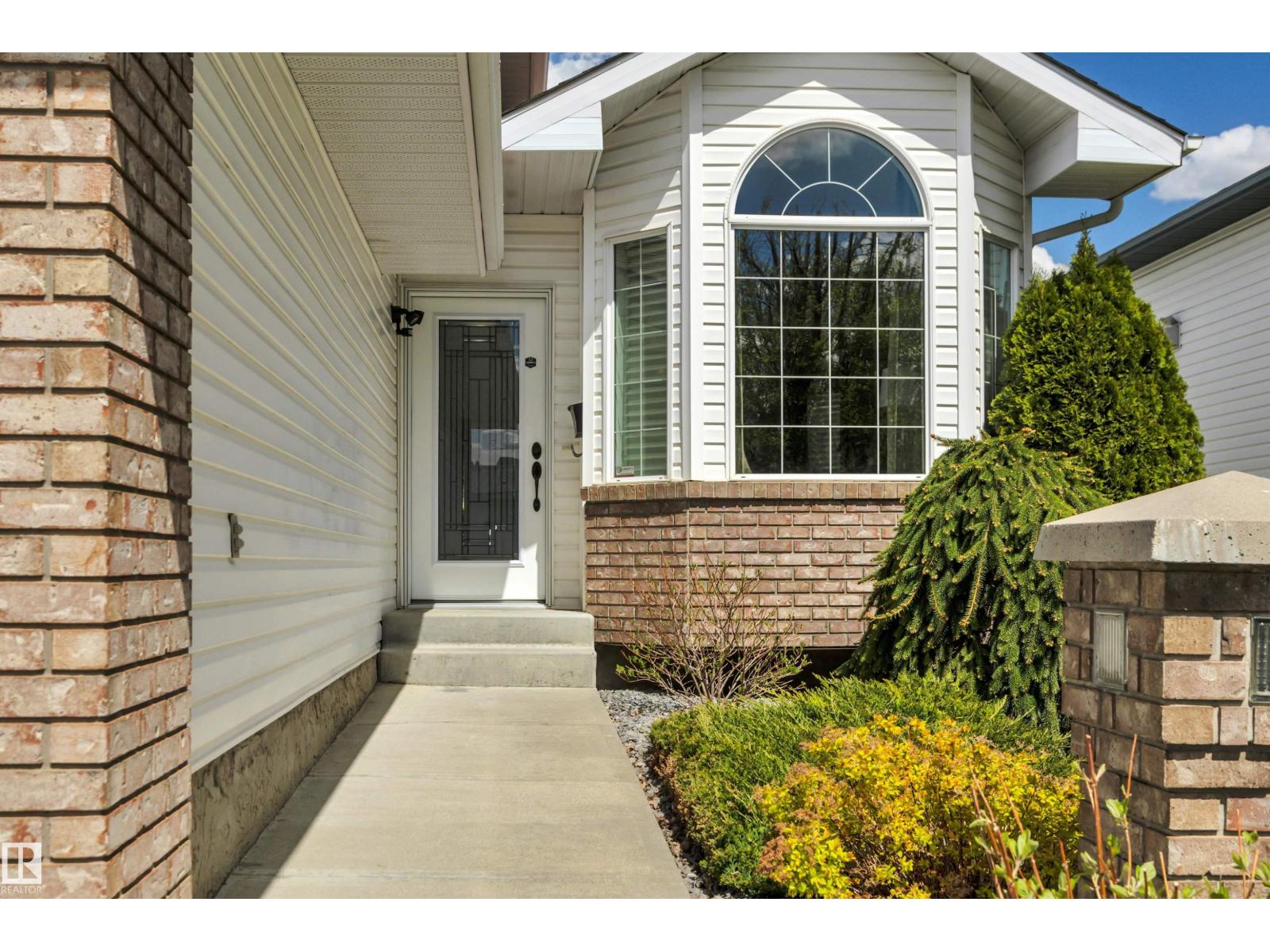 117 HOLLICK-KENYON WY NW - 4