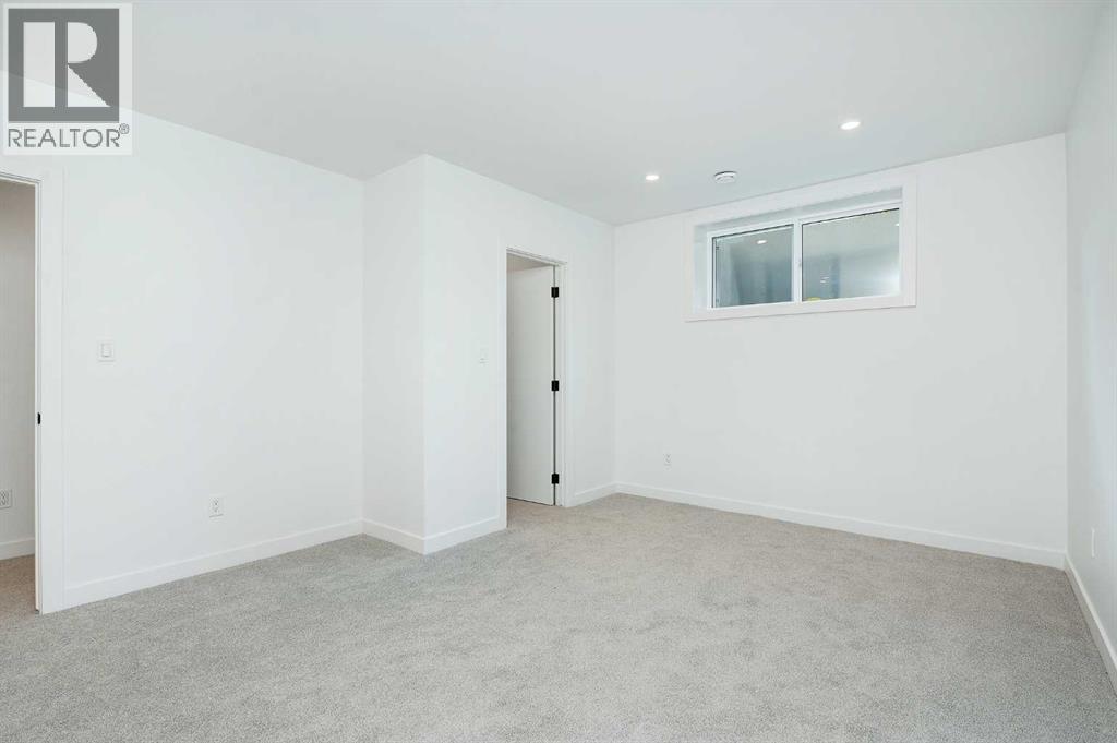 517 28 Avenue NW - 35