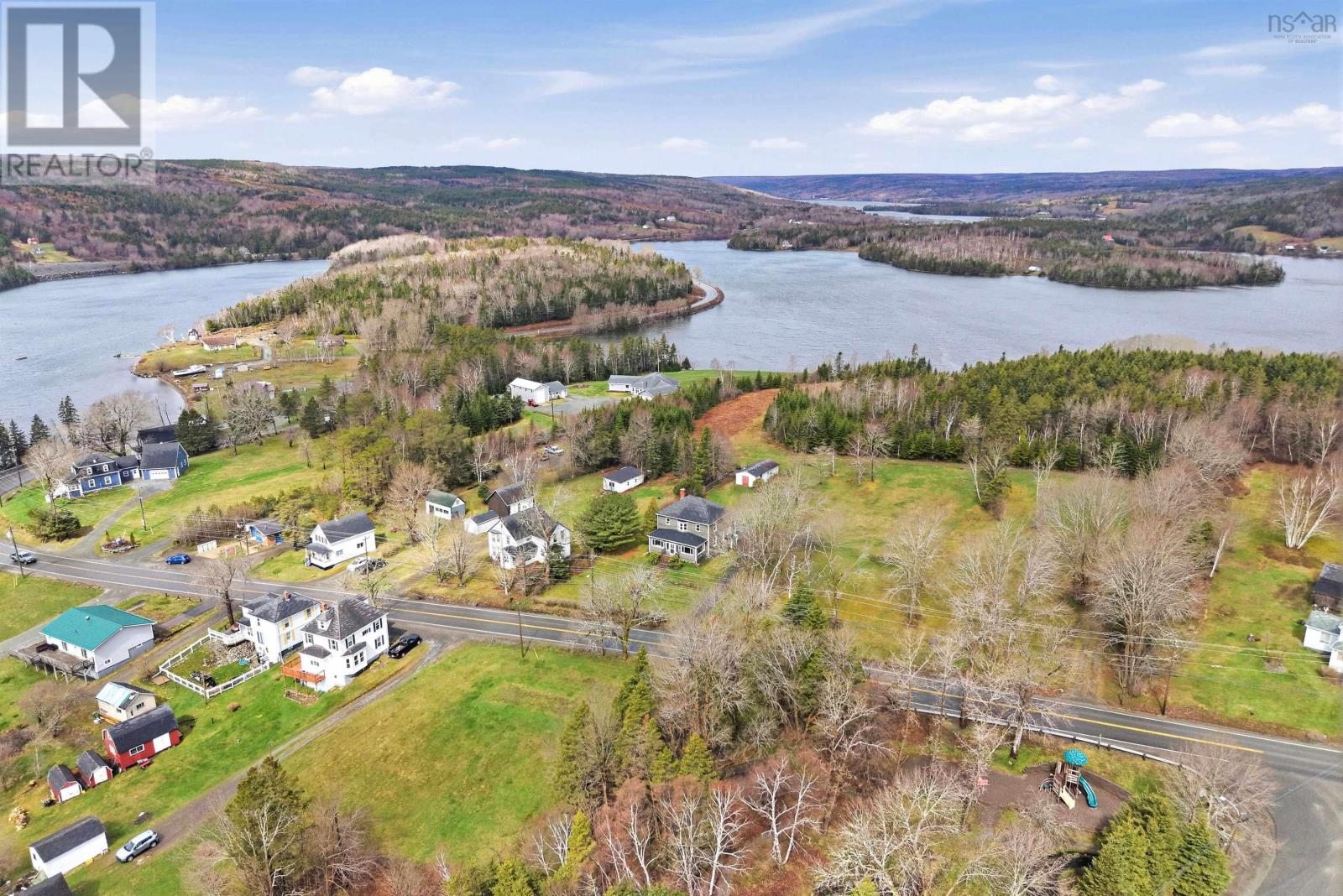11659 Highway 16 - 38