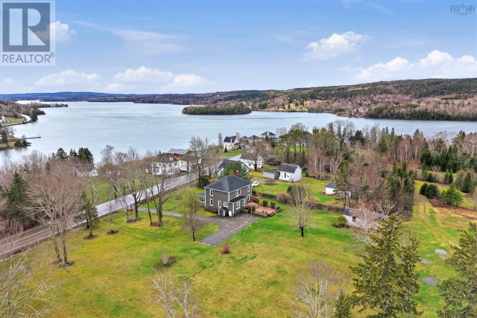 11659 Highway 16 - 36