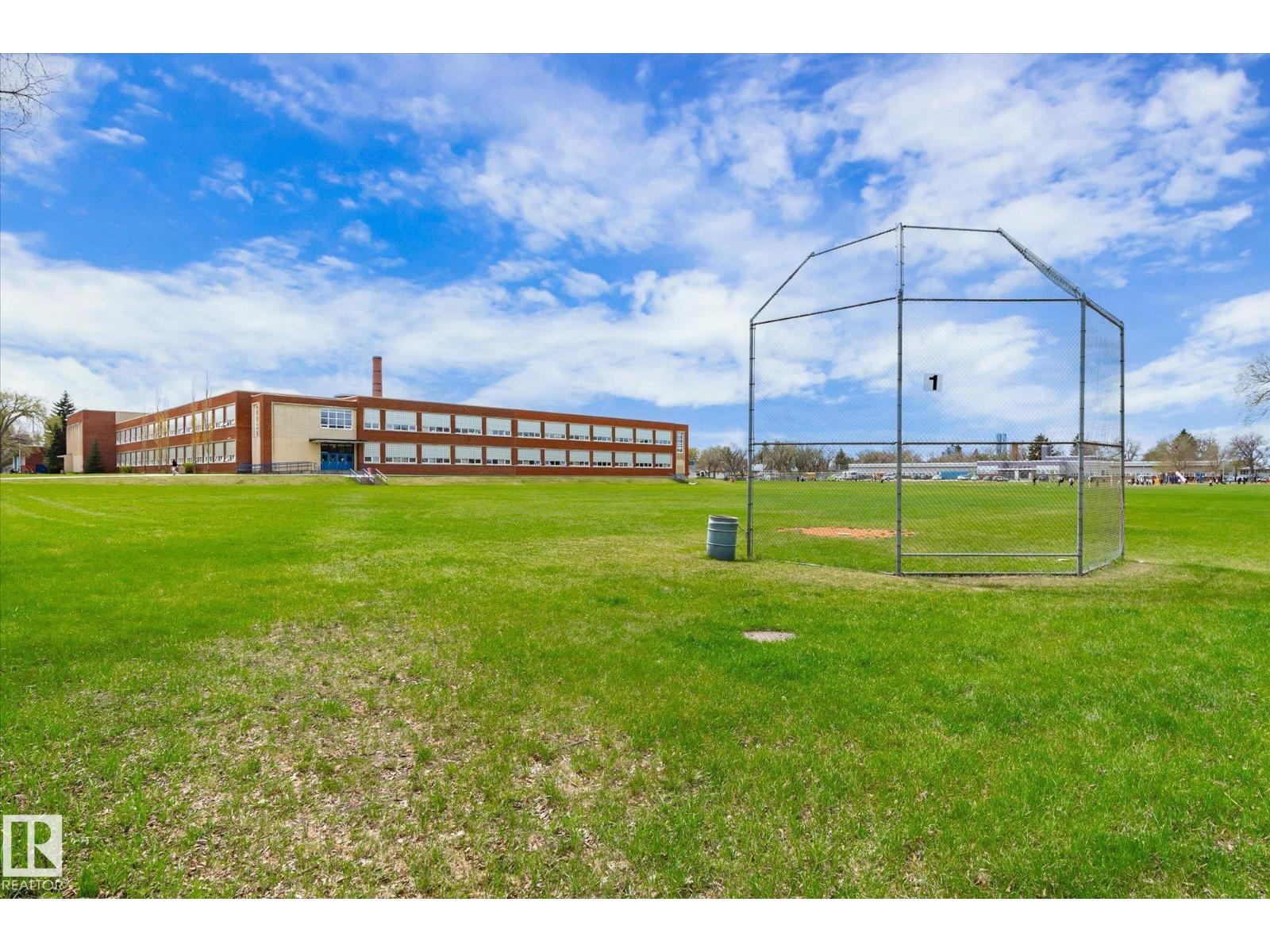 11606 68 ST NW - 44