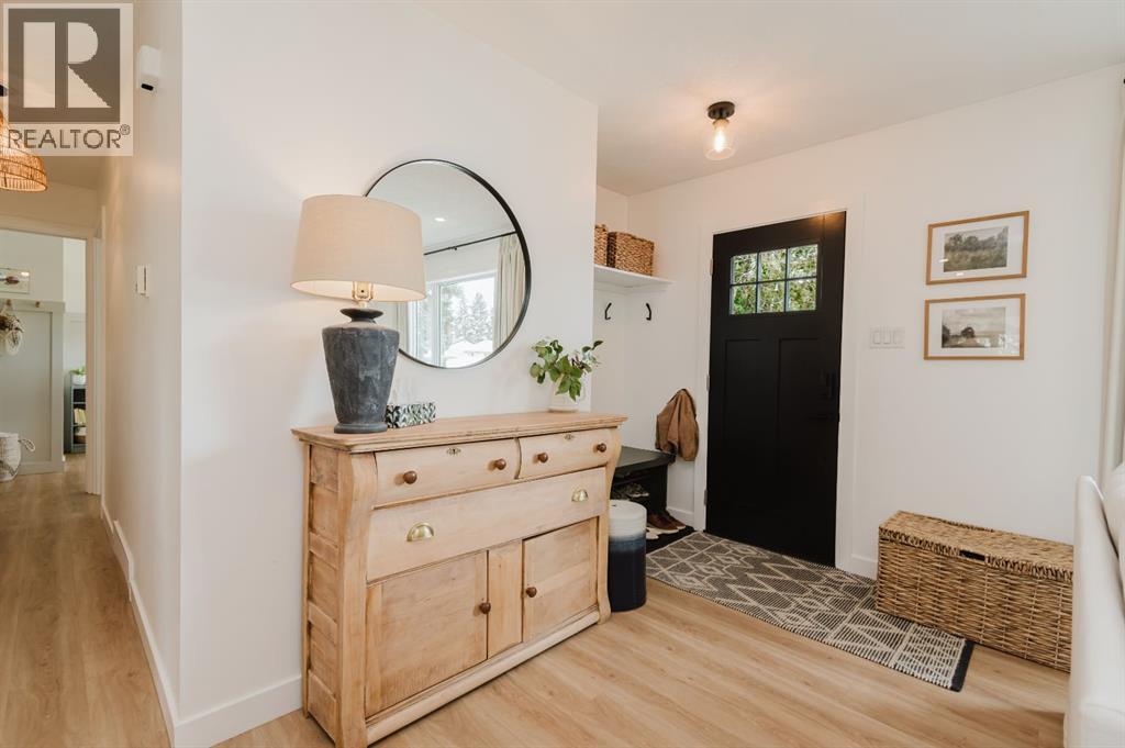 10415 109 Ave - 4
