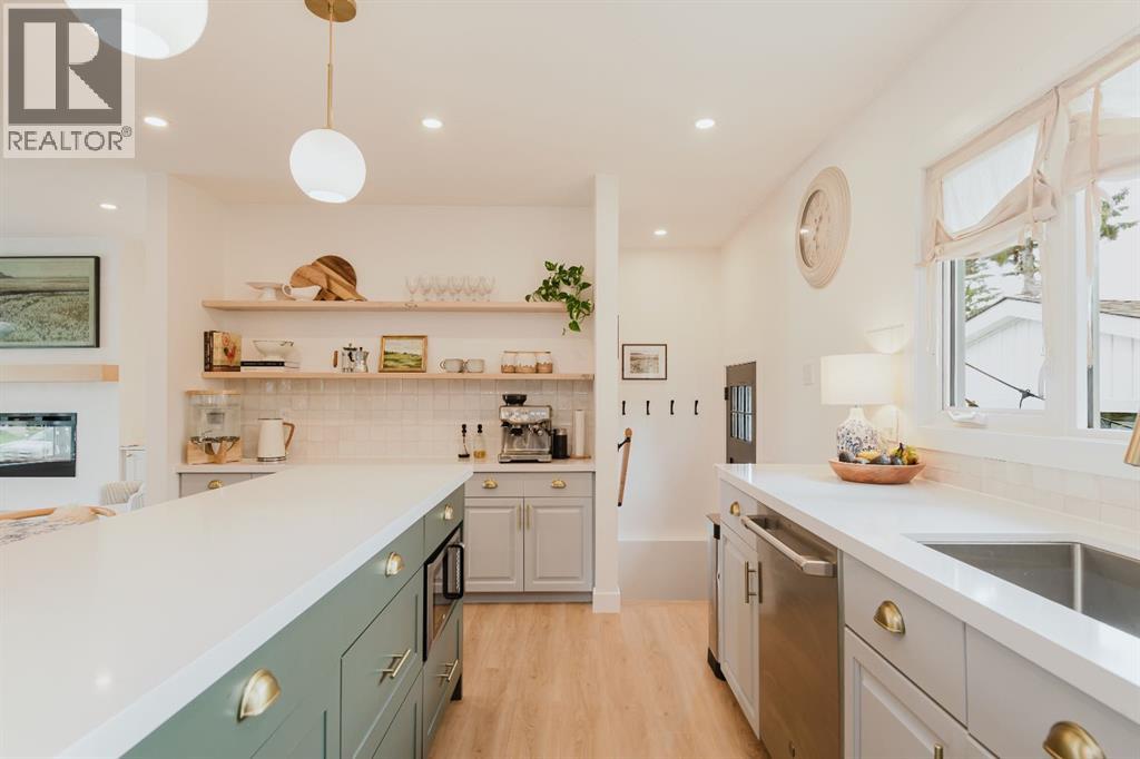 10415 109 Ave - 14