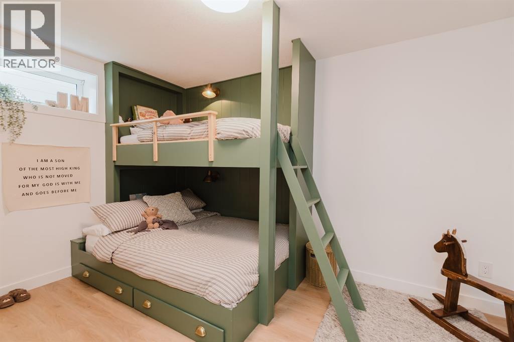 10415 109 Ave - 28