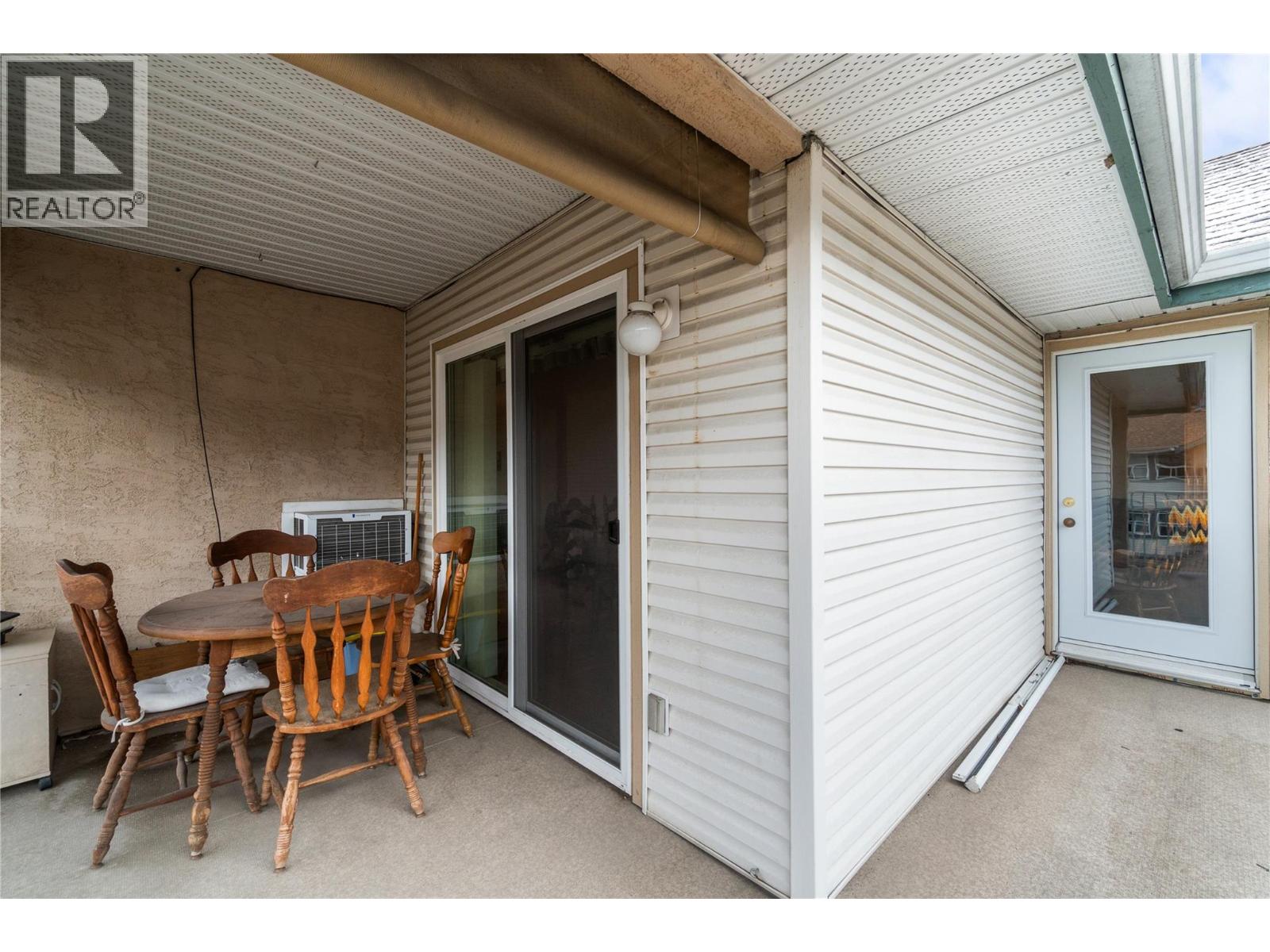 #306 251 6 Street SE - 26