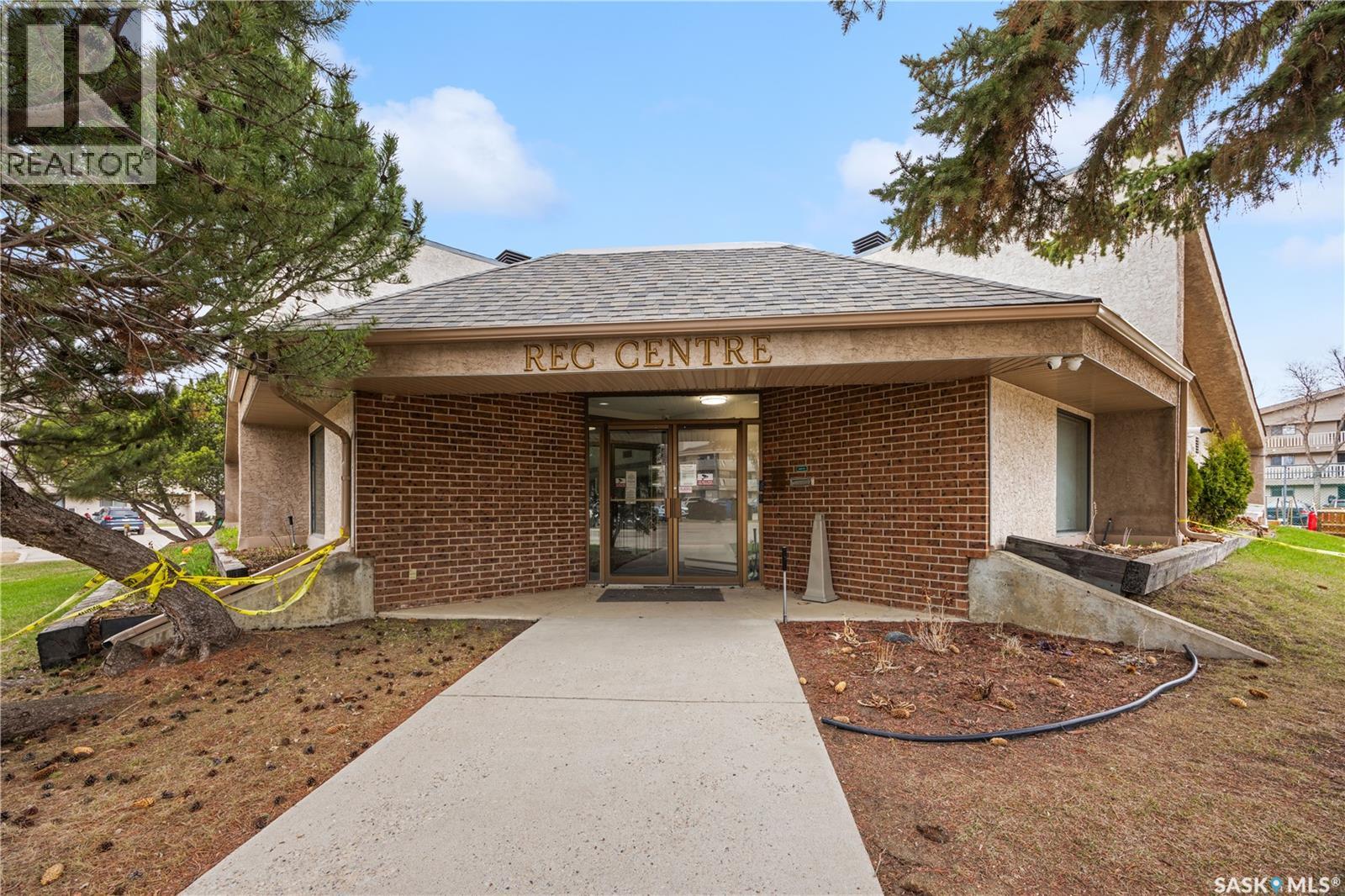 #236 310 Stillwater DRIVE - 17