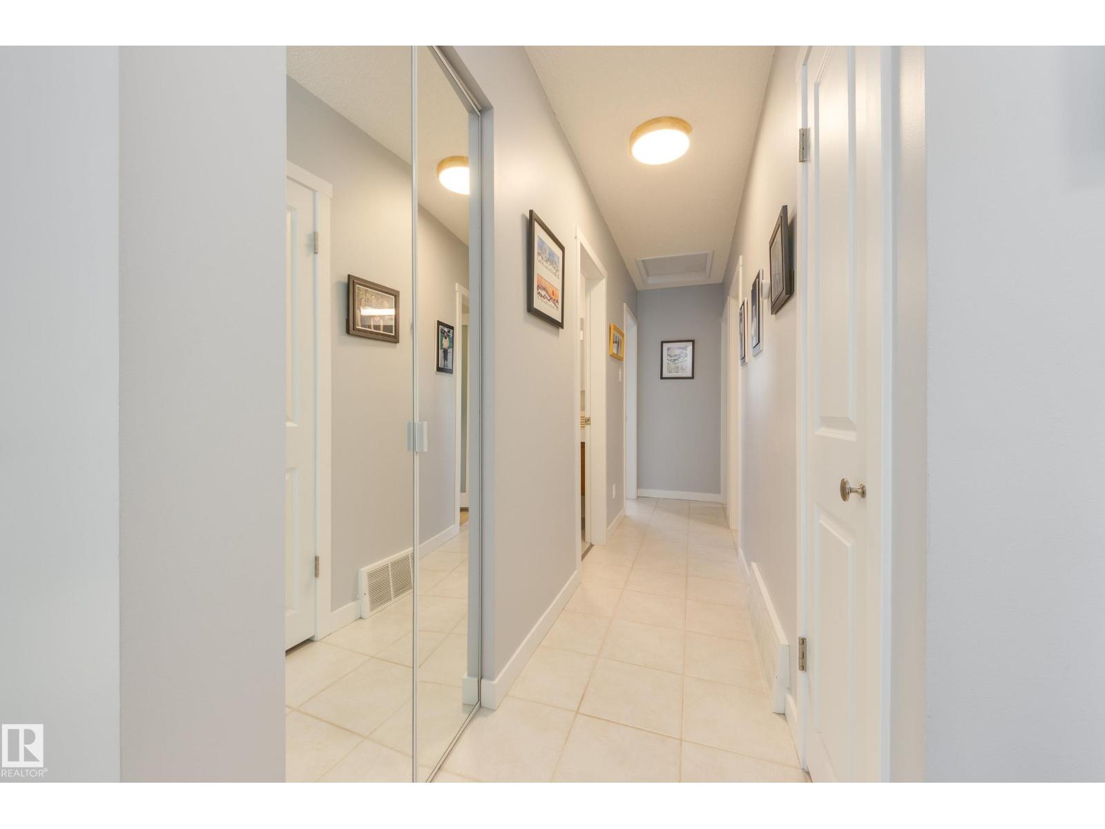 7211 90 AV NW NW — photo 18