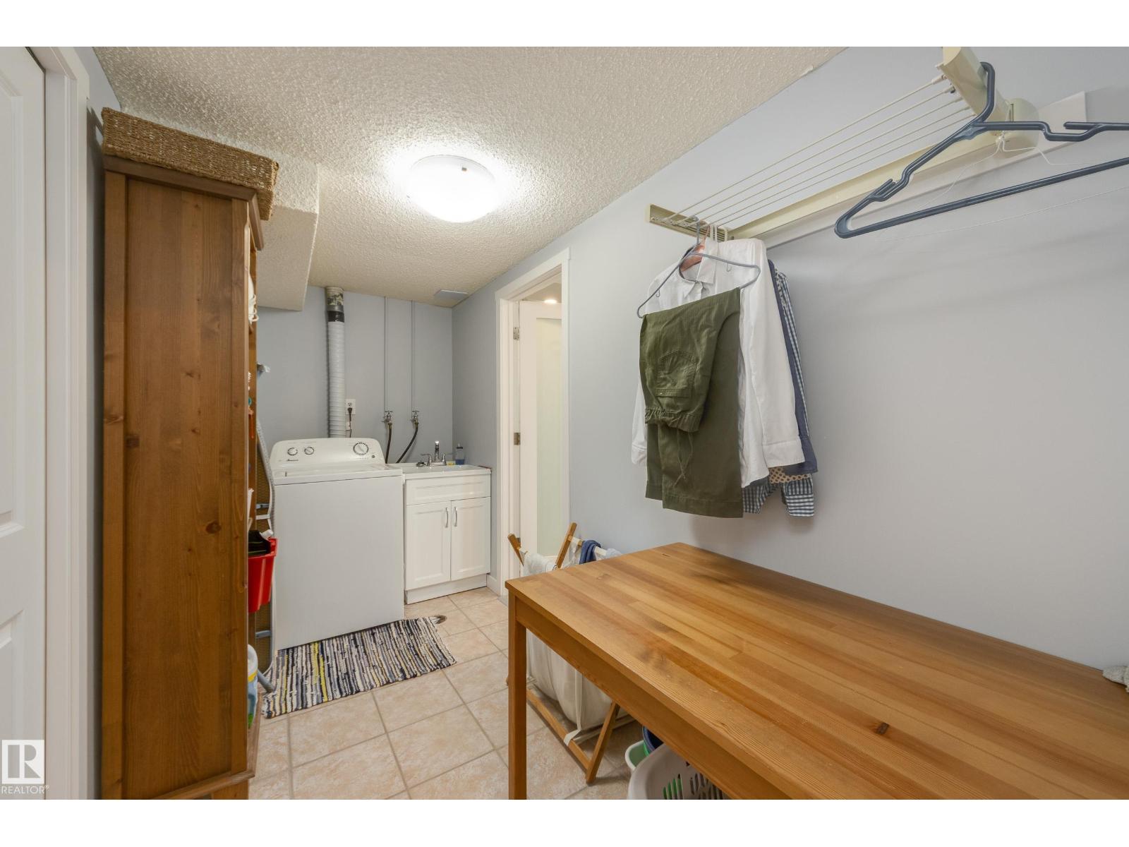 7211 90 AV NW NW — photo 34