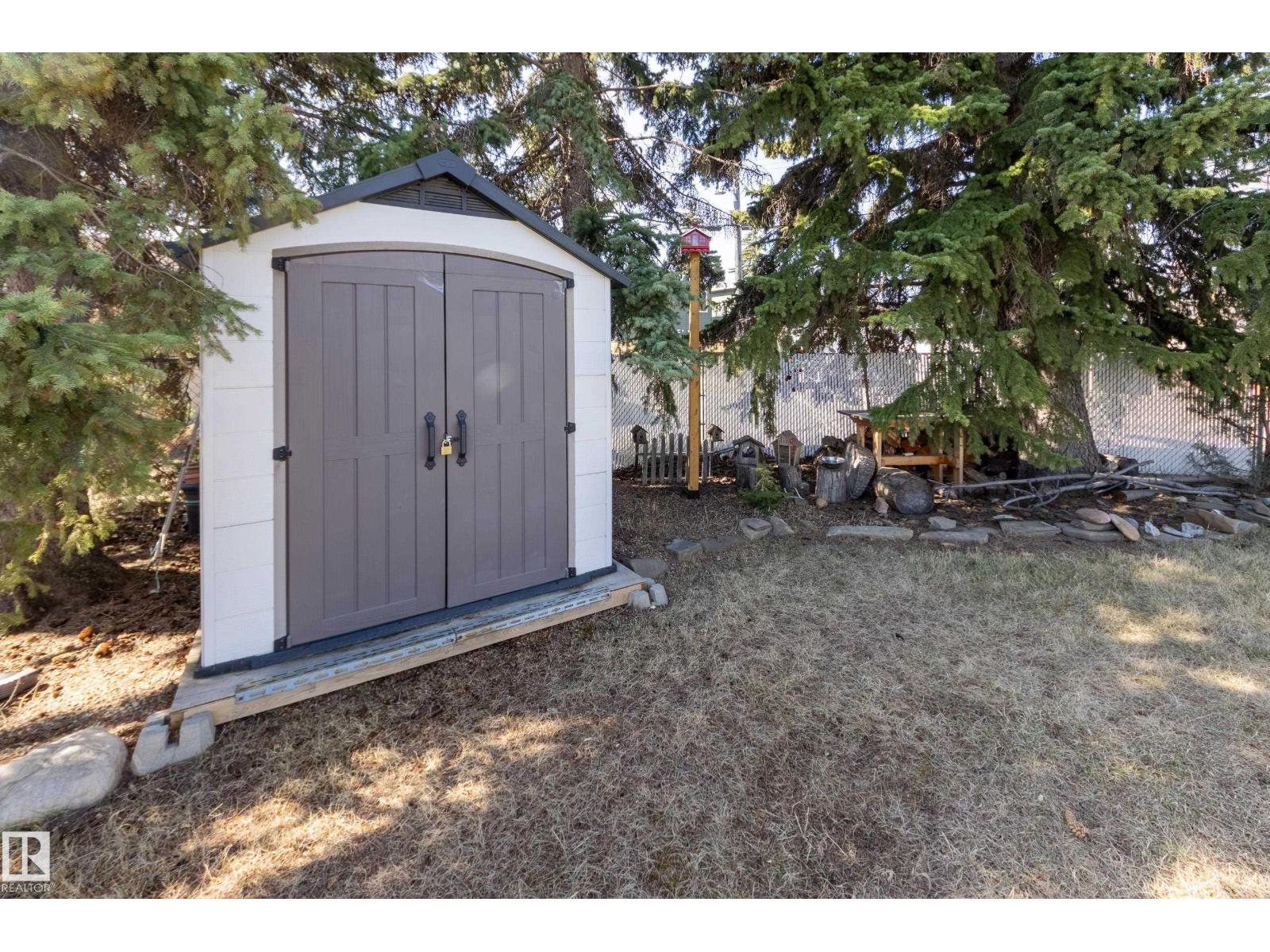 7211 90 AV NW NW — photo 47