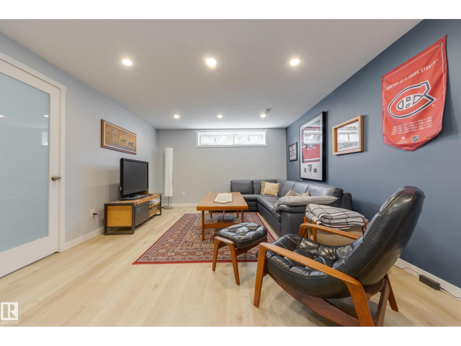 7211 90 AV NW NW — photo 32