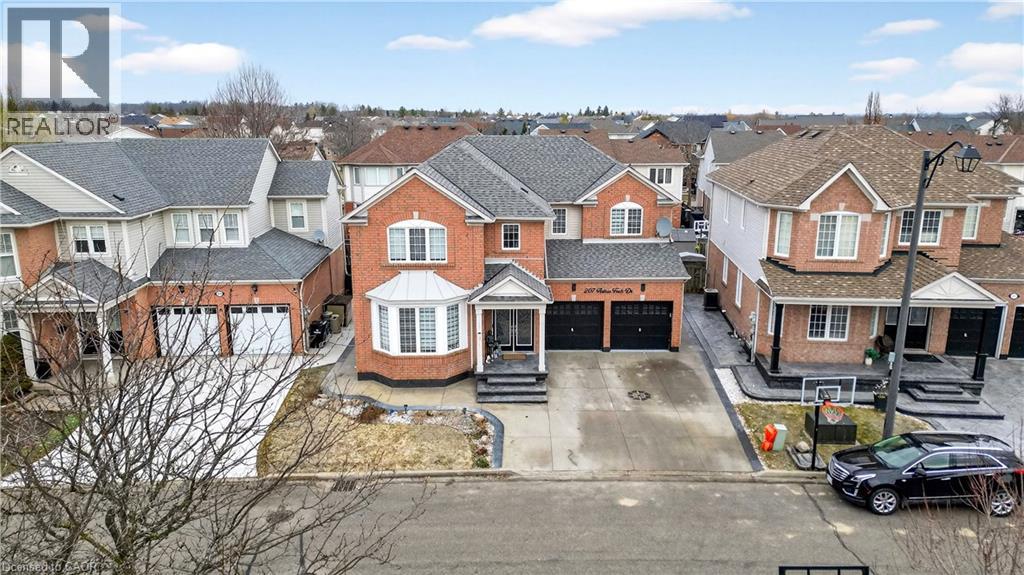 207 ARTHUR FACH Drive, Cambridge, Ontario, N1T2G2 — Photo 4