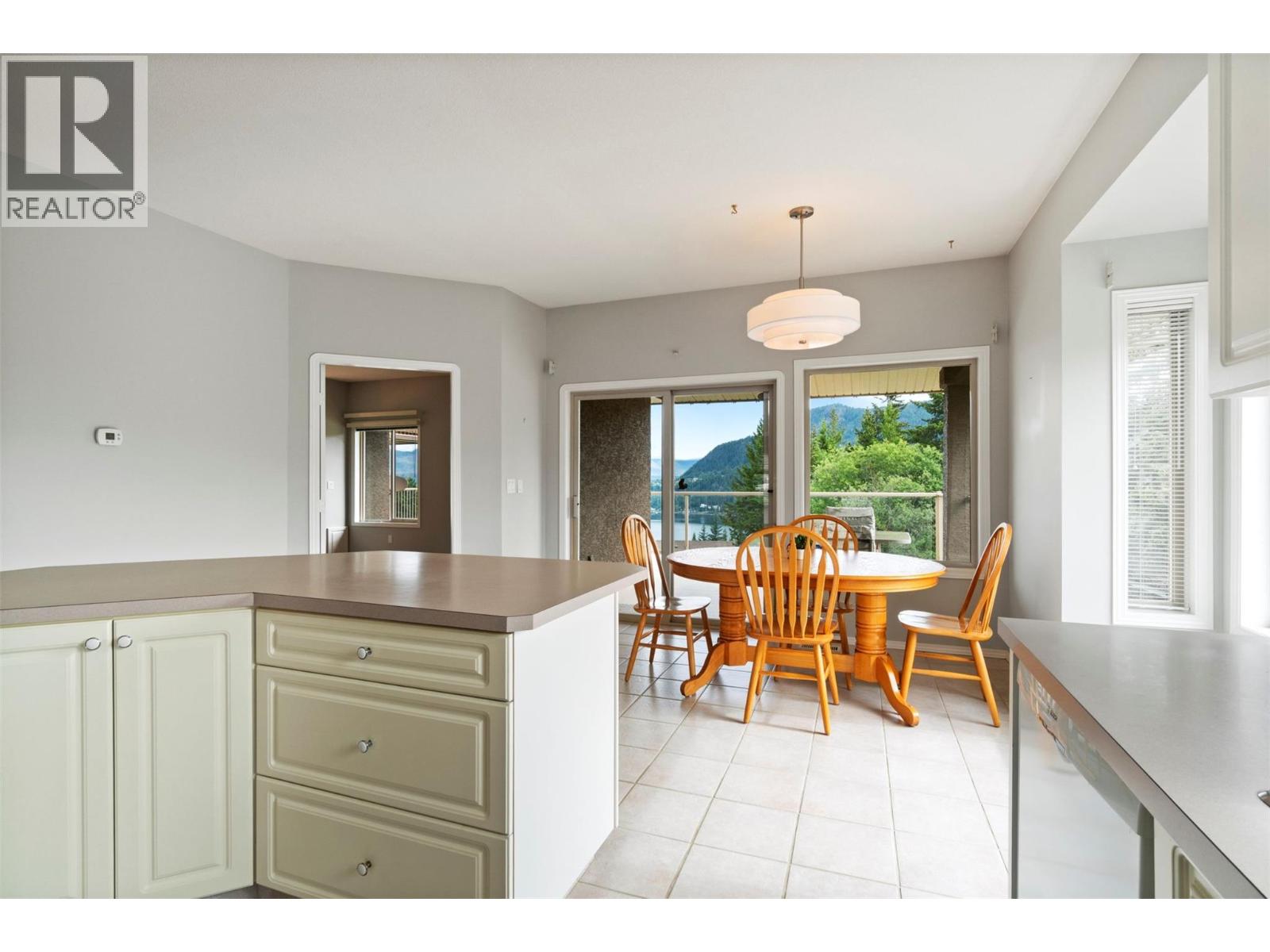 2550 Golf Course Drive Unit# 24, Blind Bay