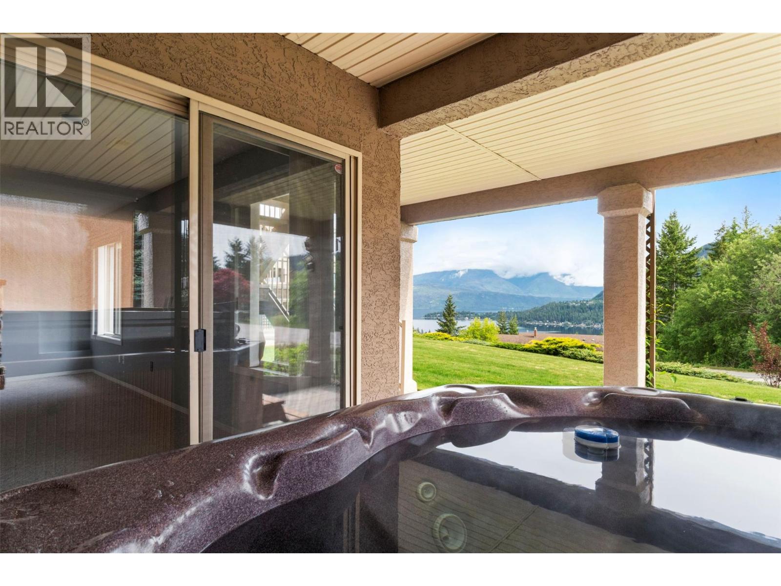 2550 Golf Course Drive Unit# 24, Blind Bay