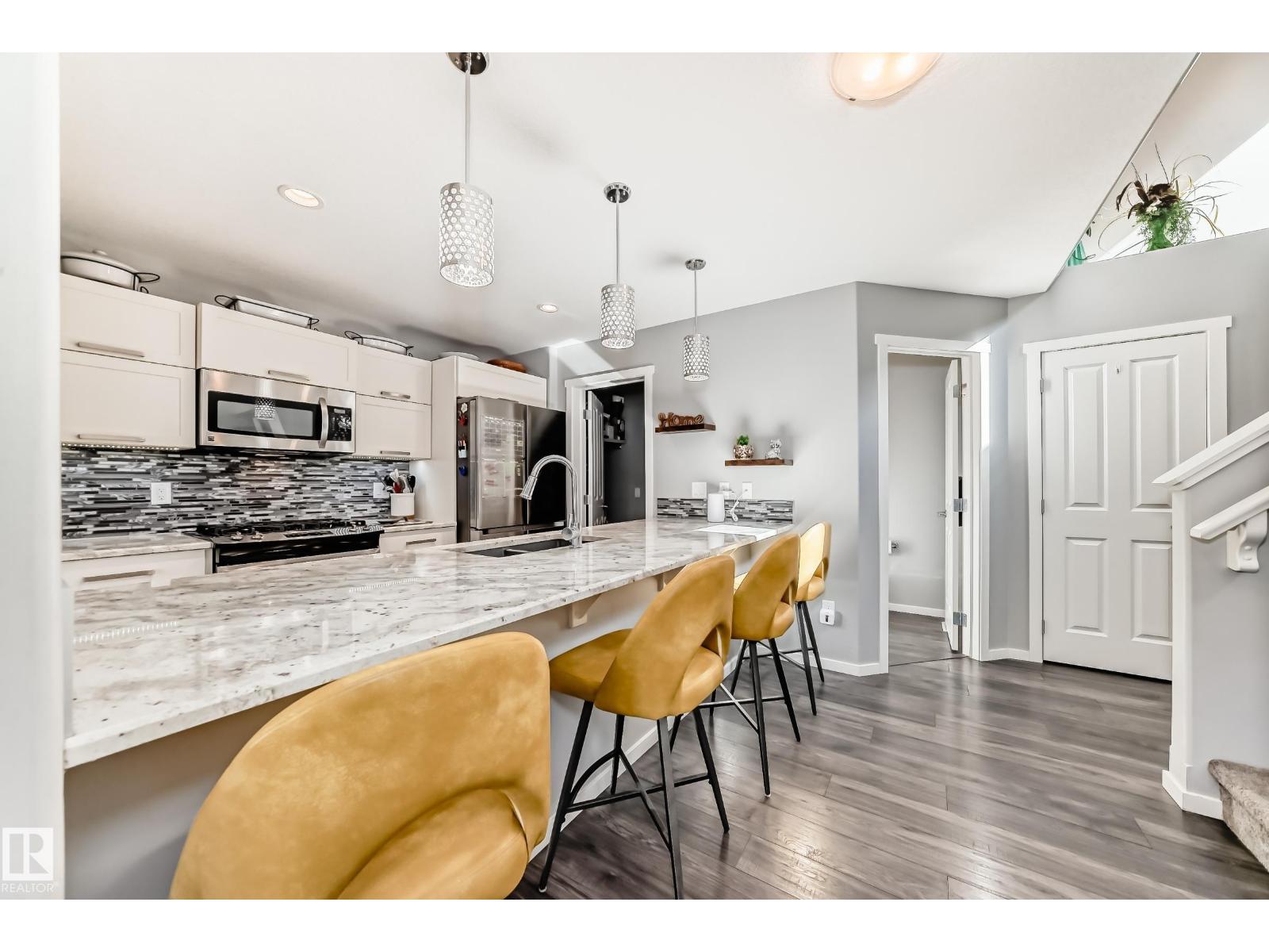 267 STURTZ BN — photo 8