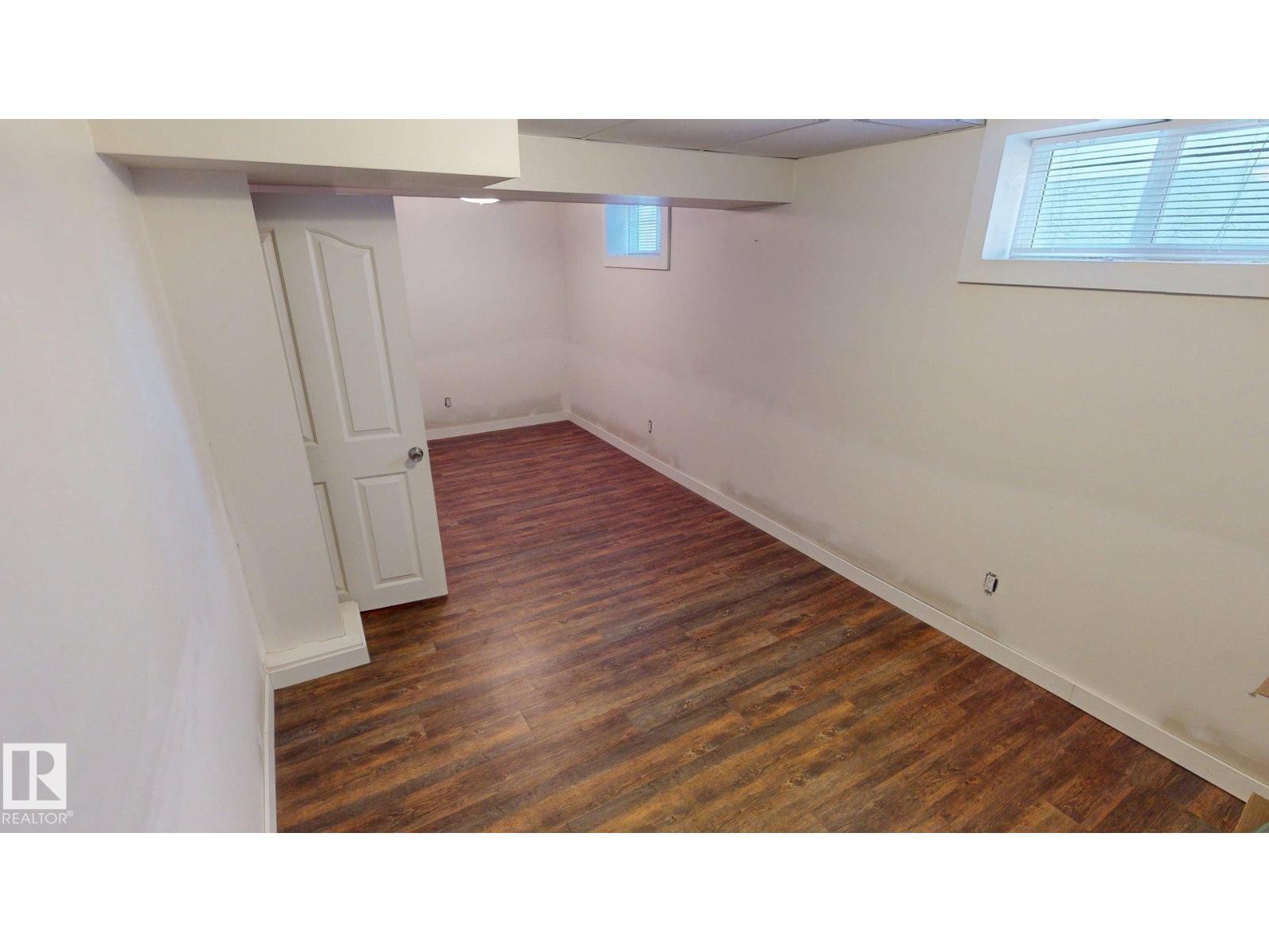 9650 86 ST NW - 20