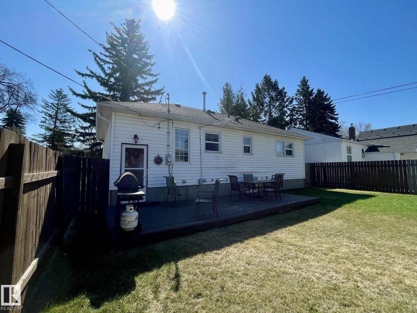 9650 86 ST NW - 21