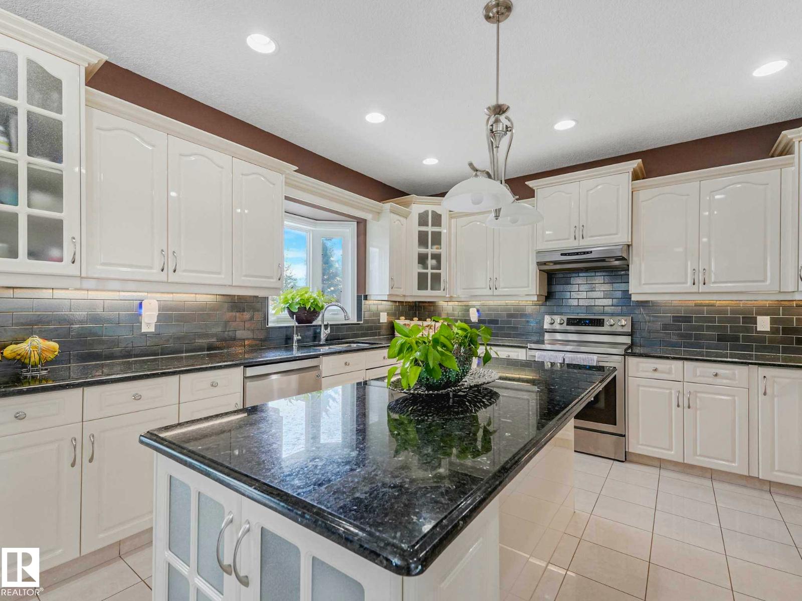 7516 161A AV NW - 27