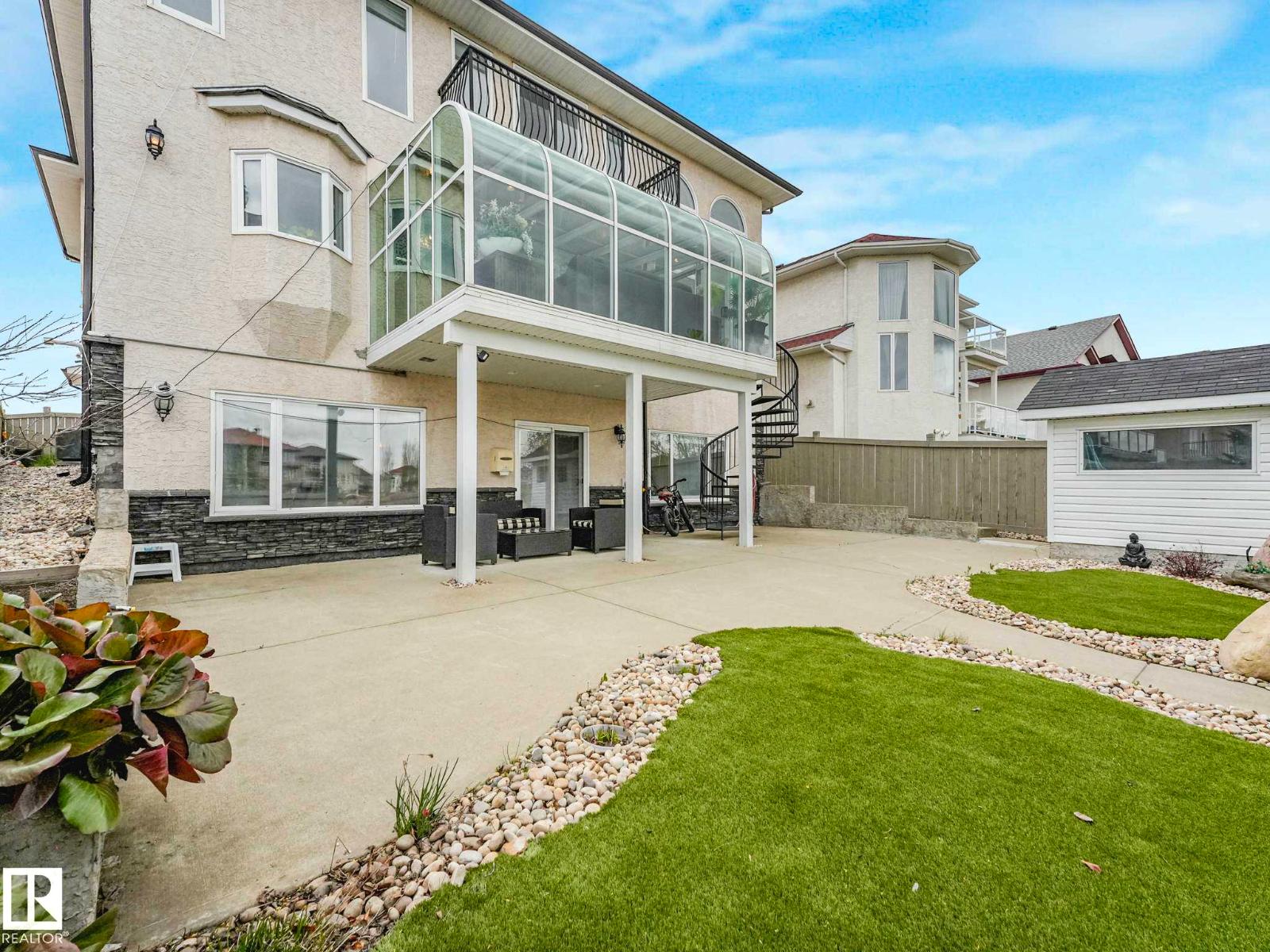 7516 161A AV NW - 8