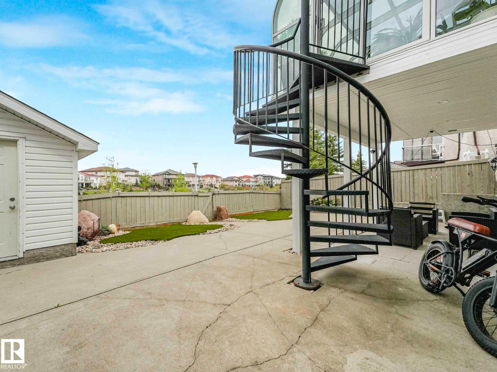 7516 161A AV NW - 9