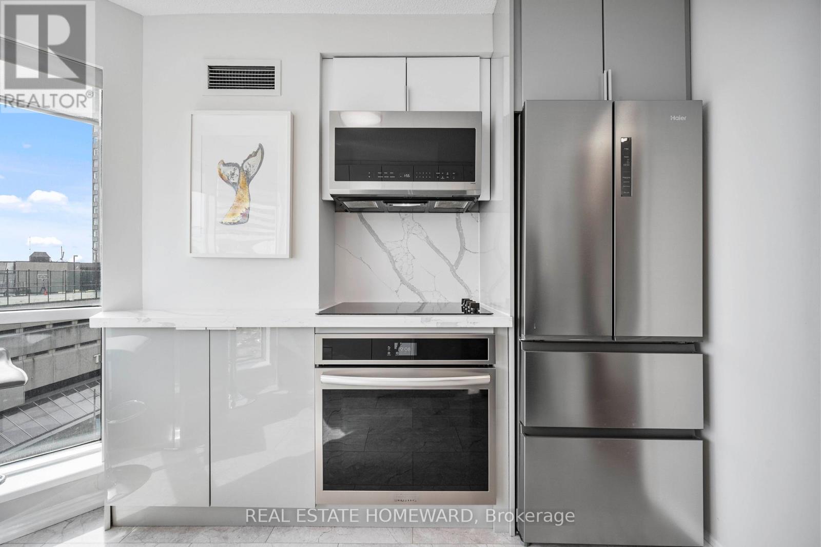 #704 10 QUEENS QUAY W - 12
