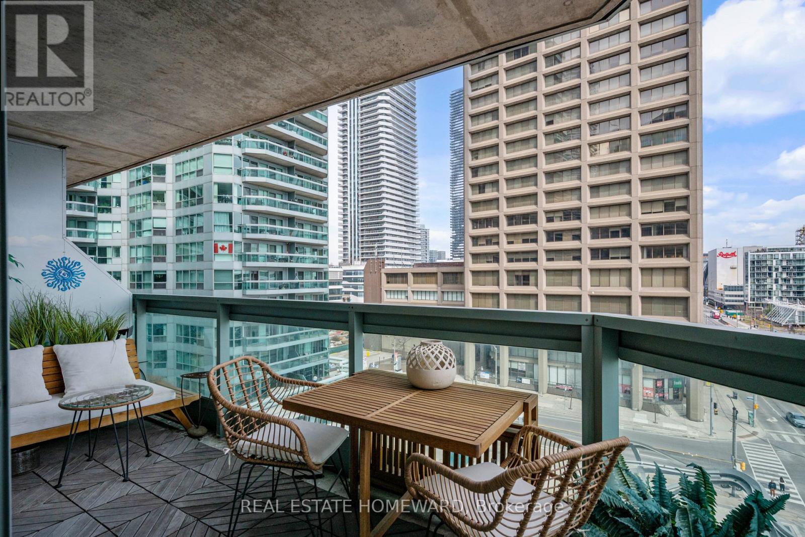 #704 10 QUEENS QUAY W - 21