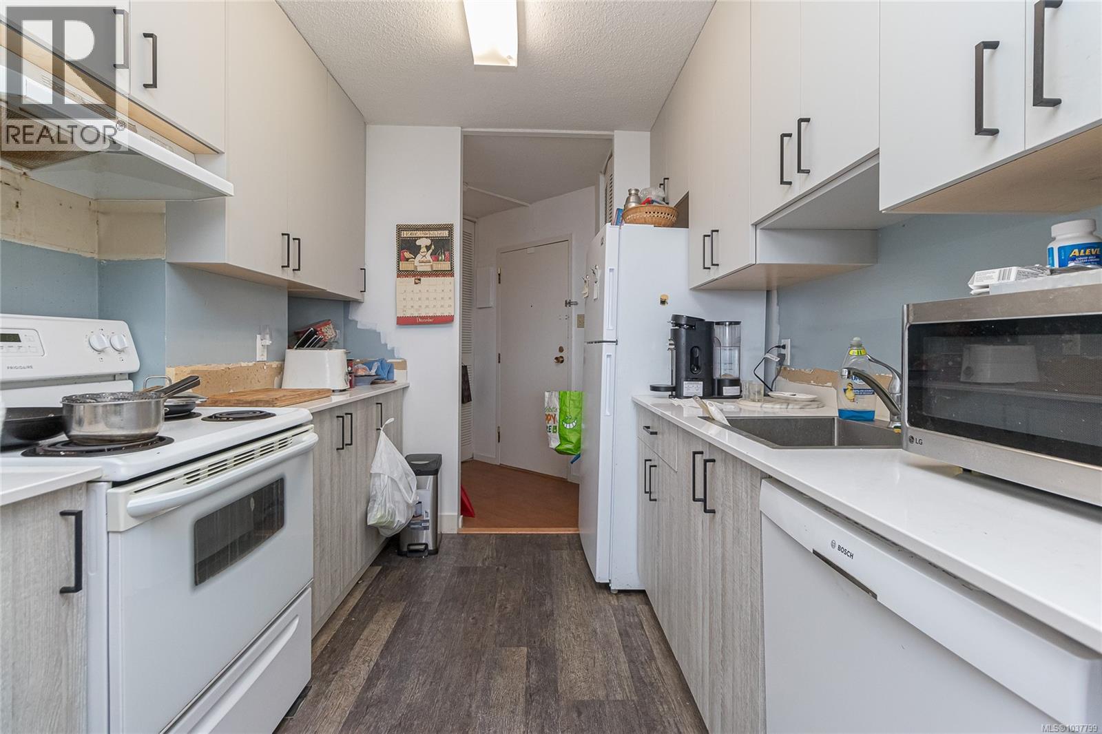 #1510 620 Toronto St - 9