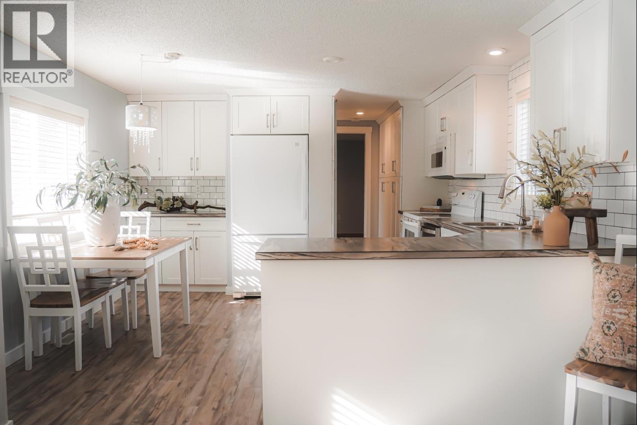 12478 RIMROCK DRIVE, Charlie Lake