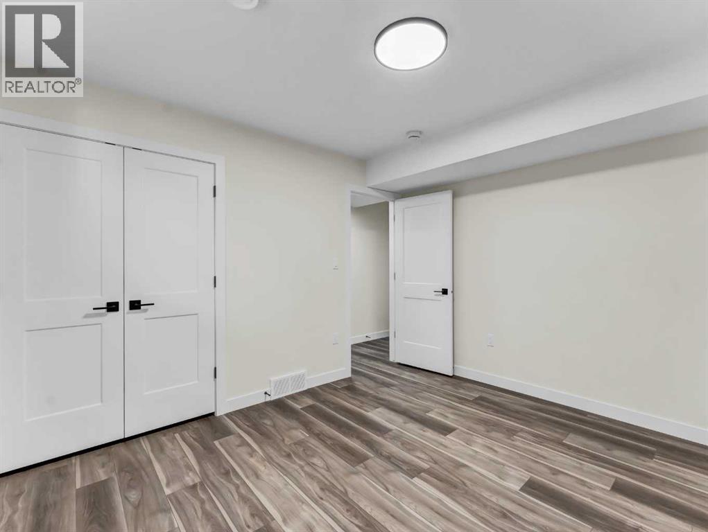 91 Sierra Road SW - 33