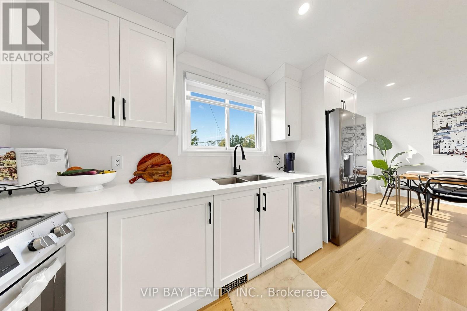 755 BOTANY HILL CRESCENT - 17