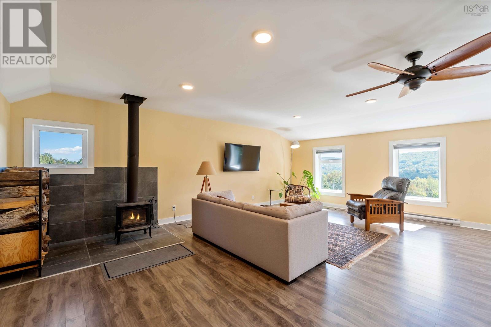 Property 25 of 49 of 3135 Greenfield Road