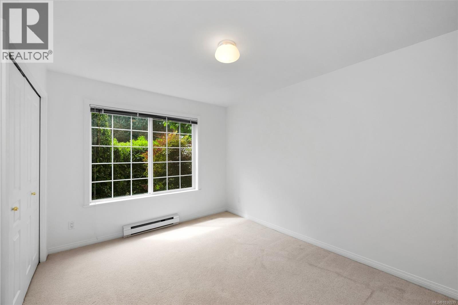 #77 14 Erskine Lane - 32